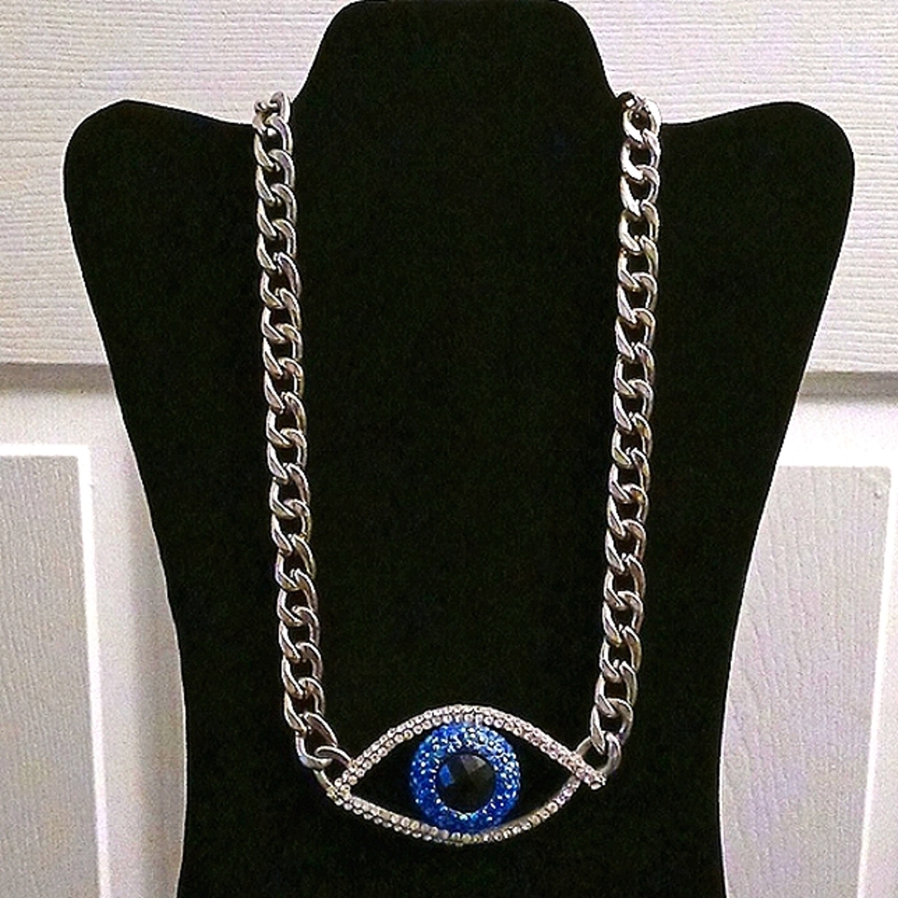 18" Blingy Blue Eyed Necklace